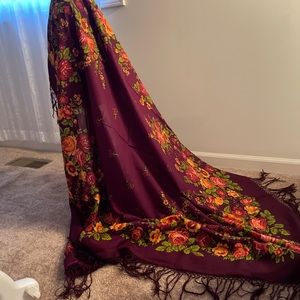 Gorgeous Pavlov Posad wool shawl . Vintage patern.
